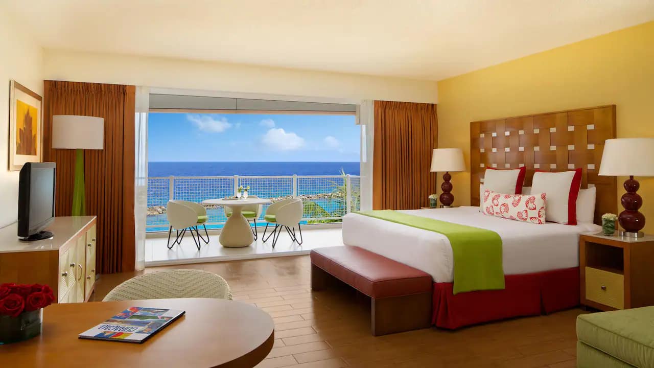 SUCUR-P0007-Ocean-View.16x9