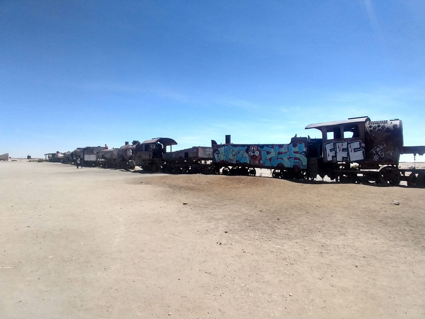 Cópia de CEMITÉRIO DE TRENS EM UYUNI