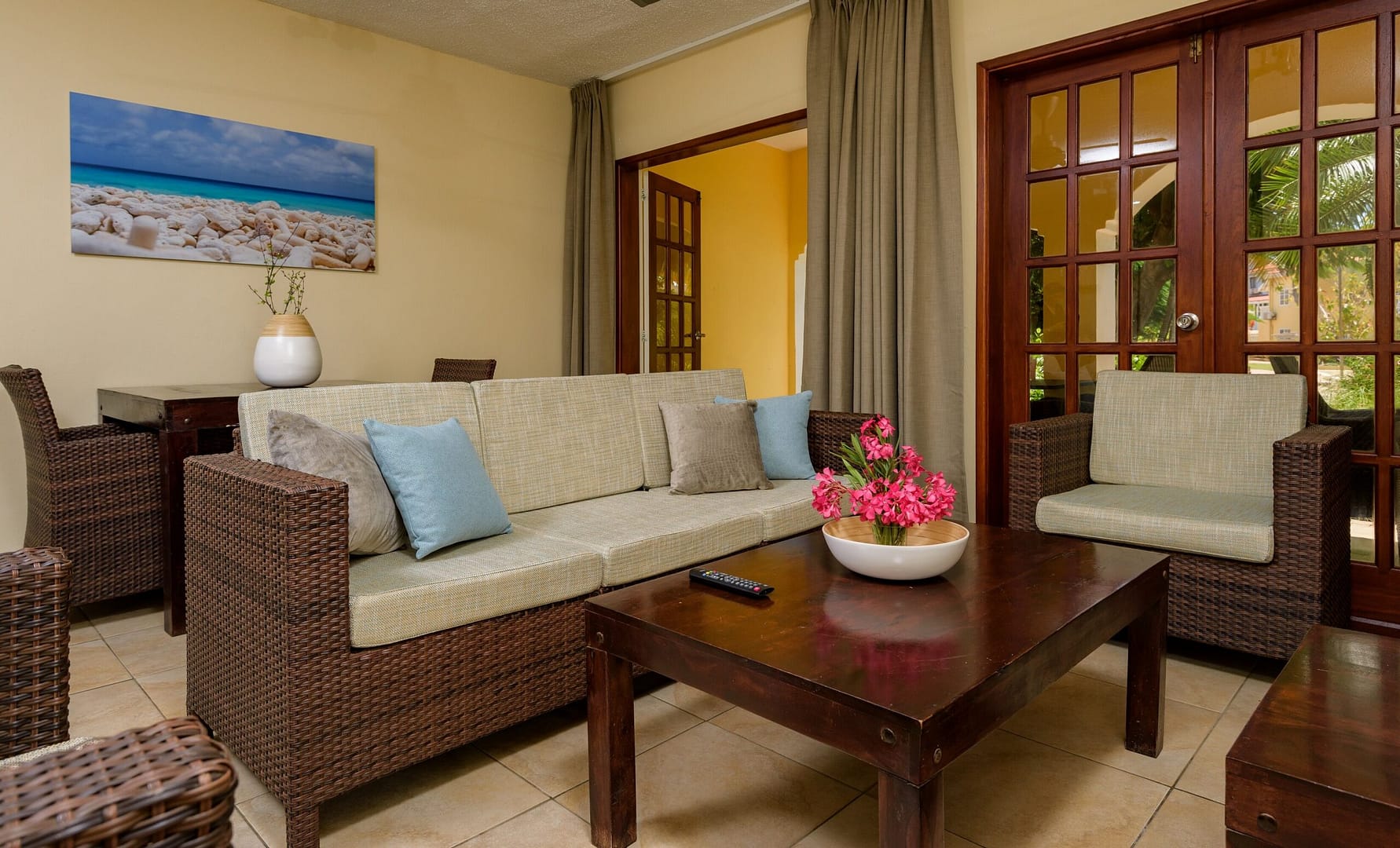 3-bedroom-livingroom