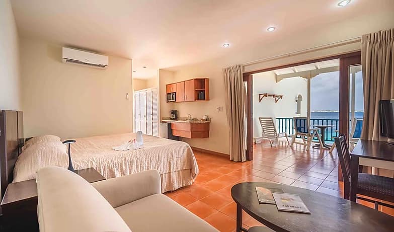 DELUXE OCEAN VIEW JR SUITE 1