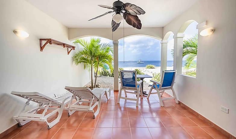 DELUXE OCEAN VIEW JR SUITE 2